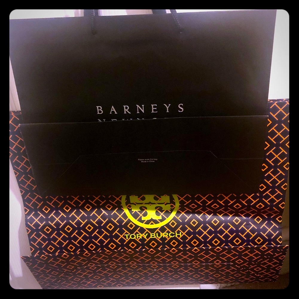 2 shopping bags